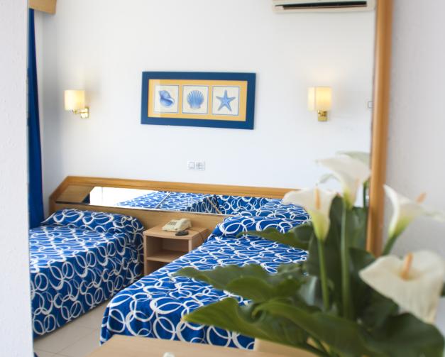 Chambre Quadruple (2 Adultes + 2 Enfants)